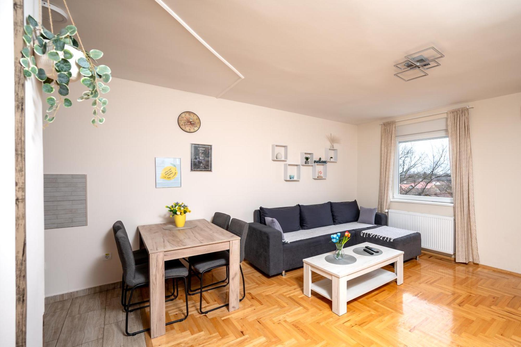 Kc Apartment Subotica Esterno foto