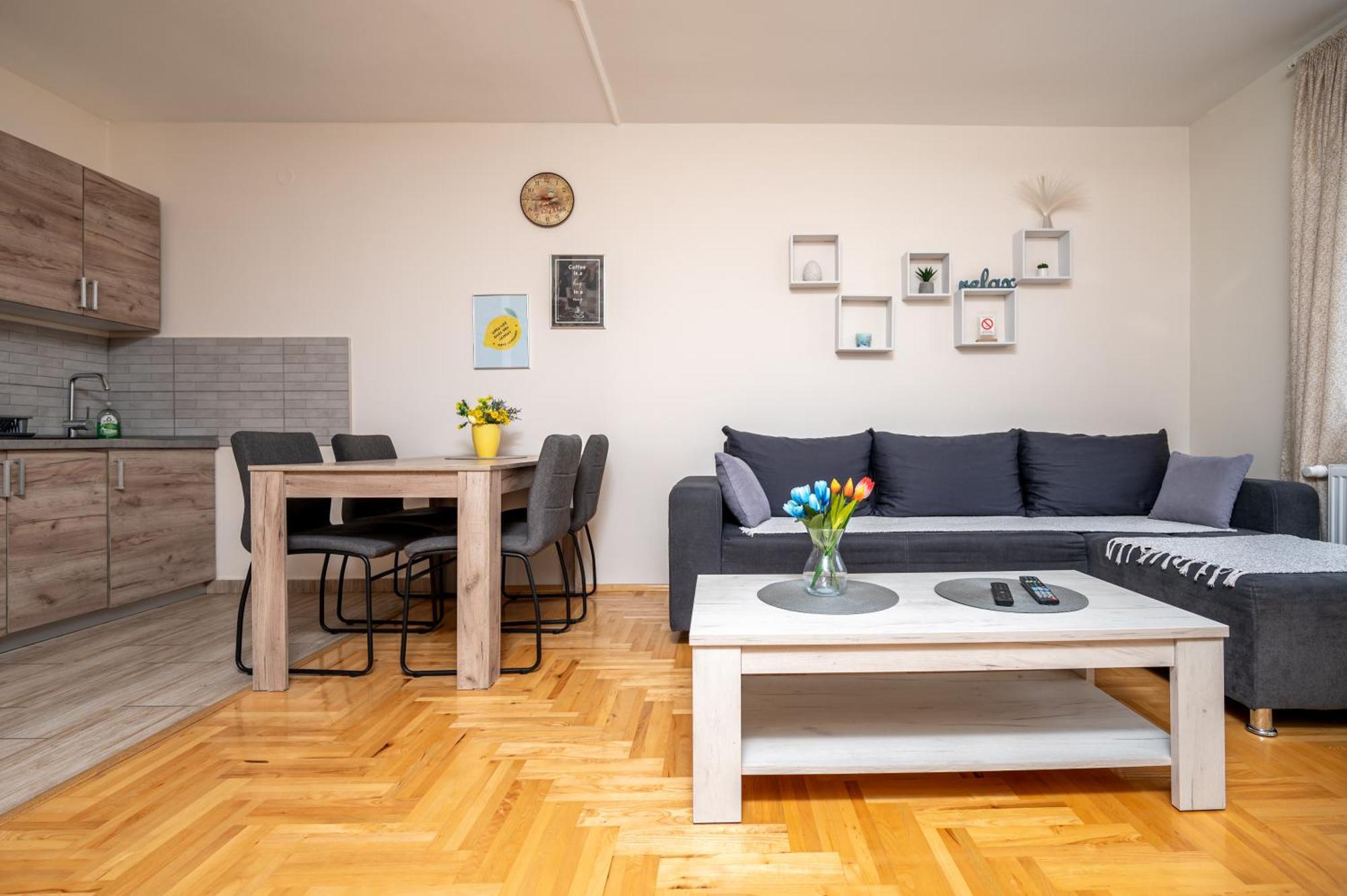 Kc Apartment Subotica Esterno foto